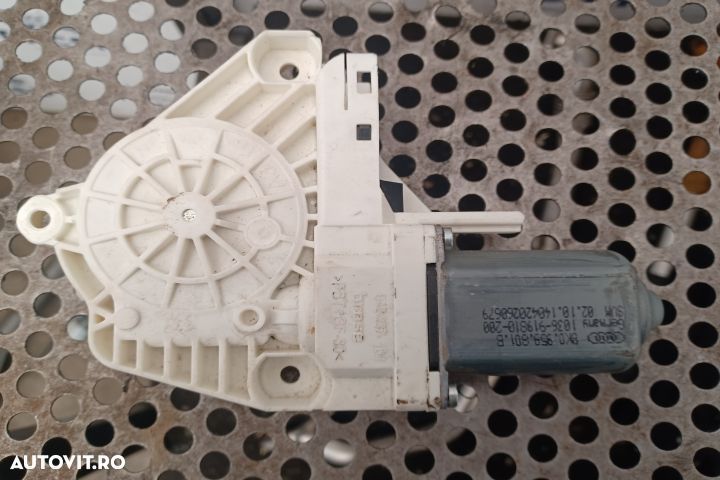 Motoras macara geam fata stanga 8K0959801B Audi Q3 8U [2011 - 2014] C - 2