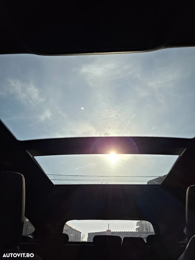 Ford Focus 1.0 EcoBoost Hybrid ST-LINE X - 28