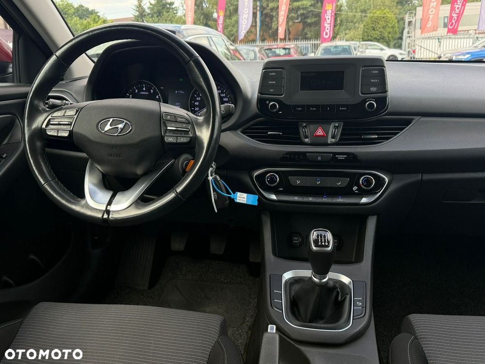 Hyundai i30 1.5 DPI Classic + - 13