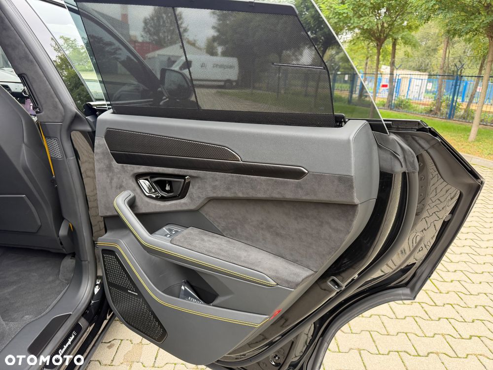 Lamborghini Urus - 27