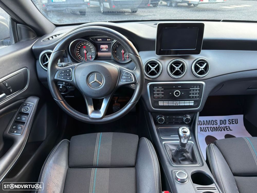 Mercedes-Benz CLA 180 - 9
