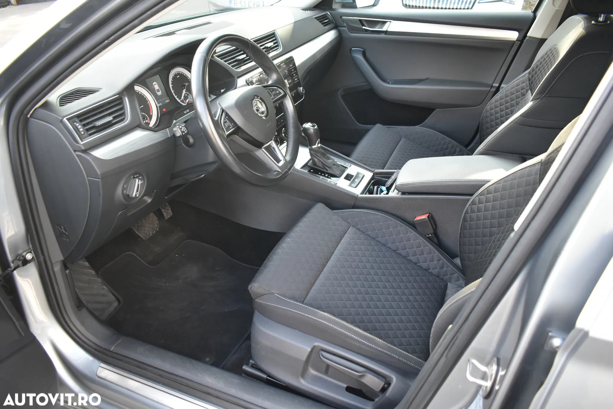 Skoda Superb 2.0 TDI DSG Ambition - 5