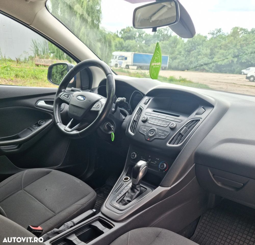 Ford Focus - 11