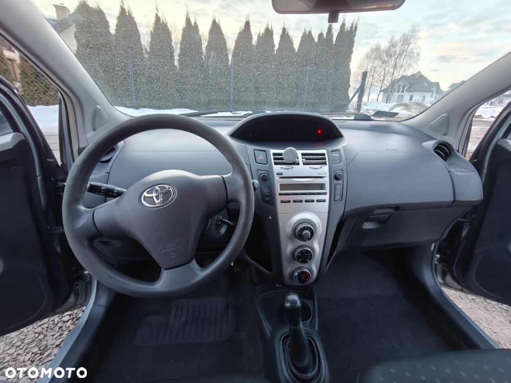 Toyota Yaris - 13
