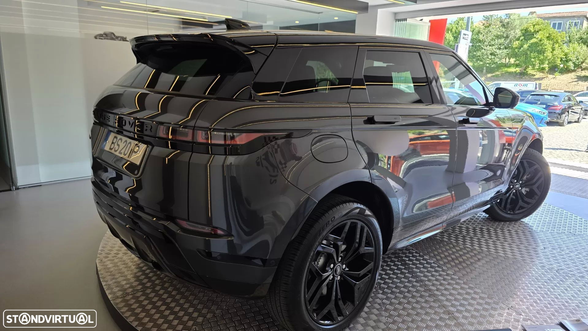 Land Rover Range Rover Evoque 2.0 D240 AWD R-Dynamic HSE Auto - 18