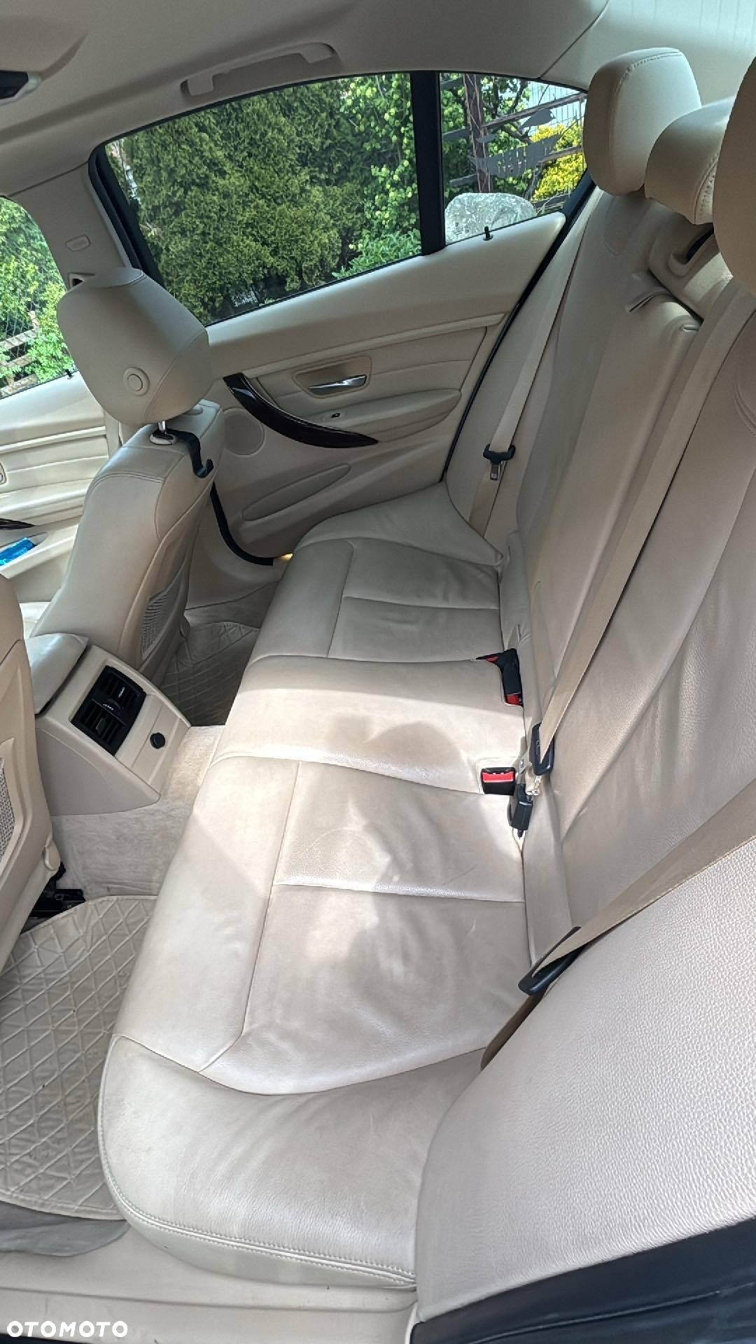 BMW Seria 3 328i - 7