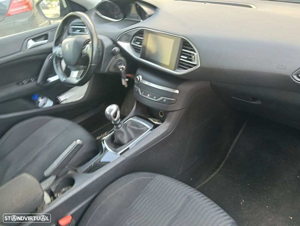 Peugeot 308 SW BlueHDi 120 Stop & Start Active - 11