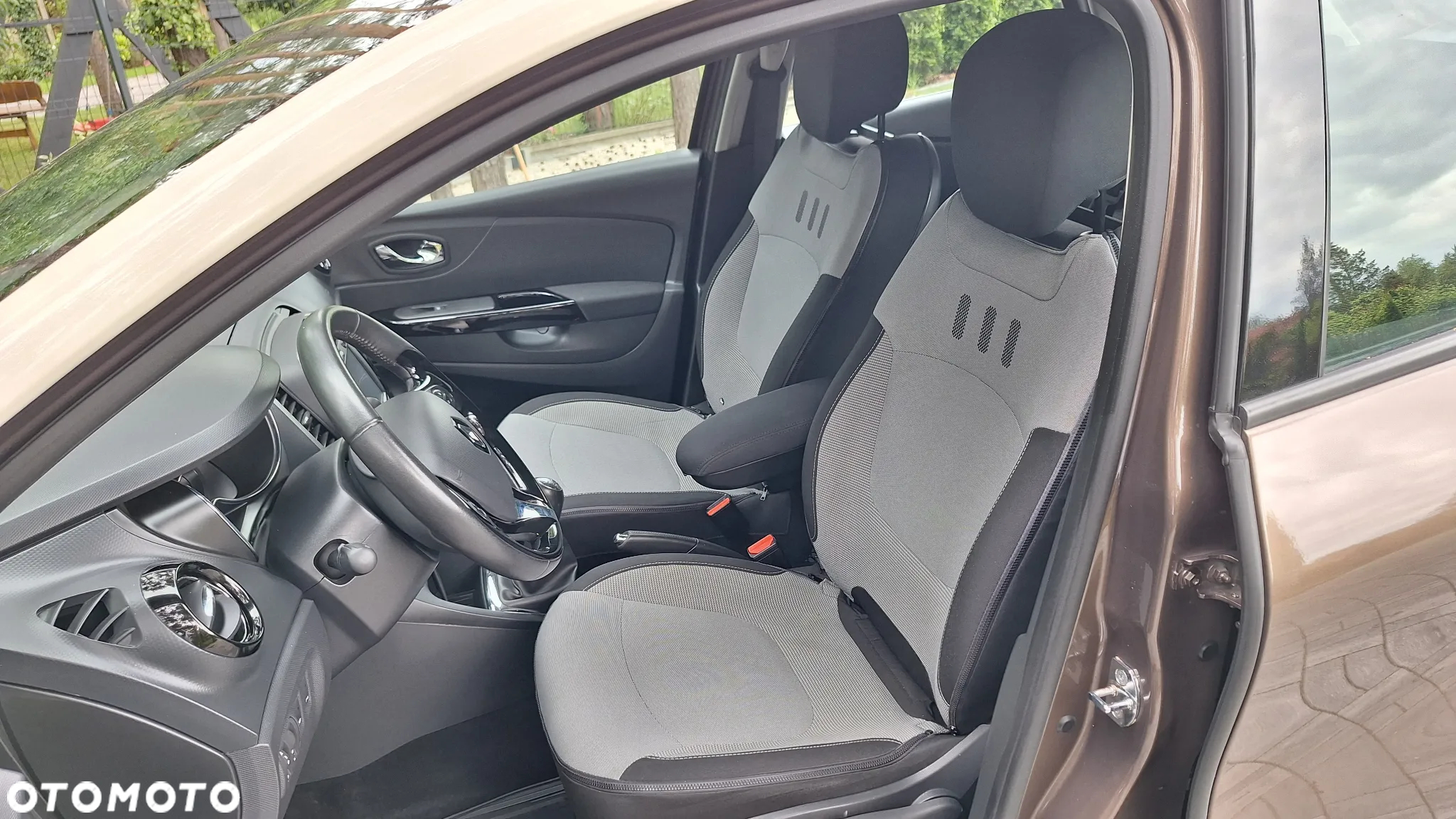 Renault Captur 0.9 Energy TCe Intens EU6 - 15