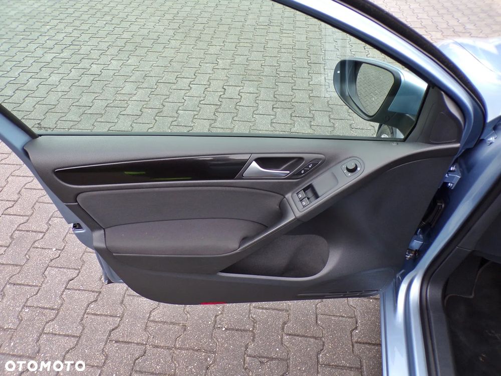 Volkswagen Golf - 17