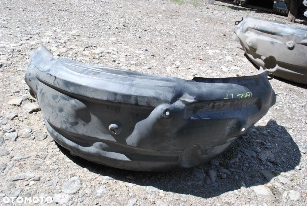 Nadkole lewy tył Levorg - 1