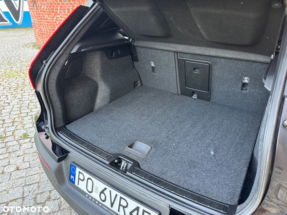 Volvo XC 40 T3 R-Design - 32