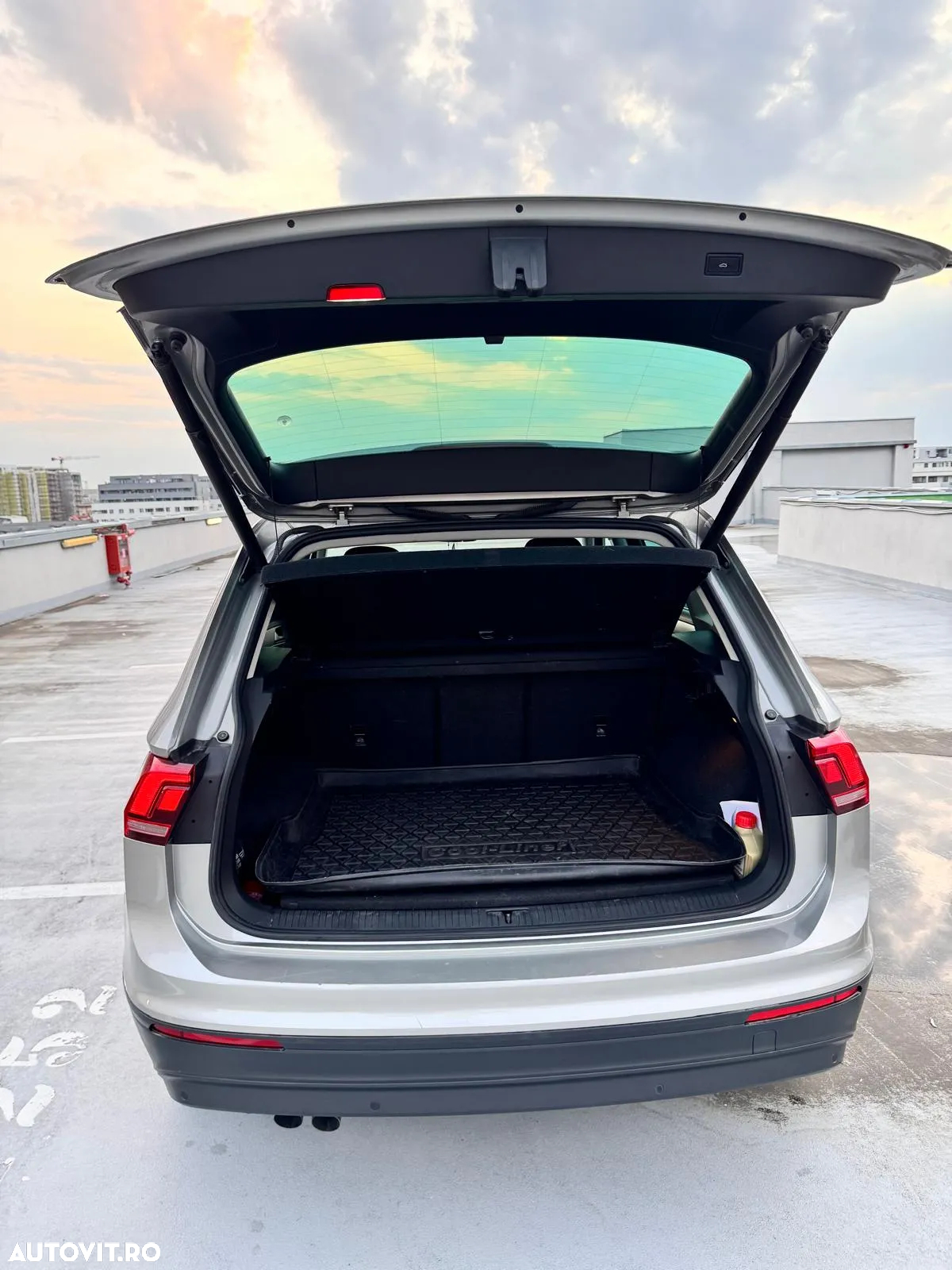 Volkswagen Tiguan 2.0 TDI 4Mot DSG Comfortline - 8