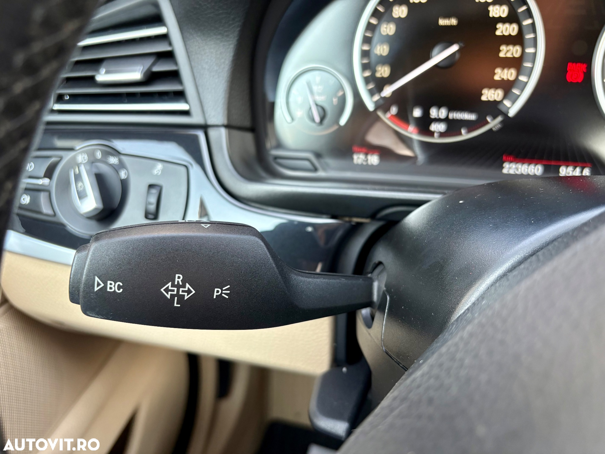 BMW Seria 5 518d - 35