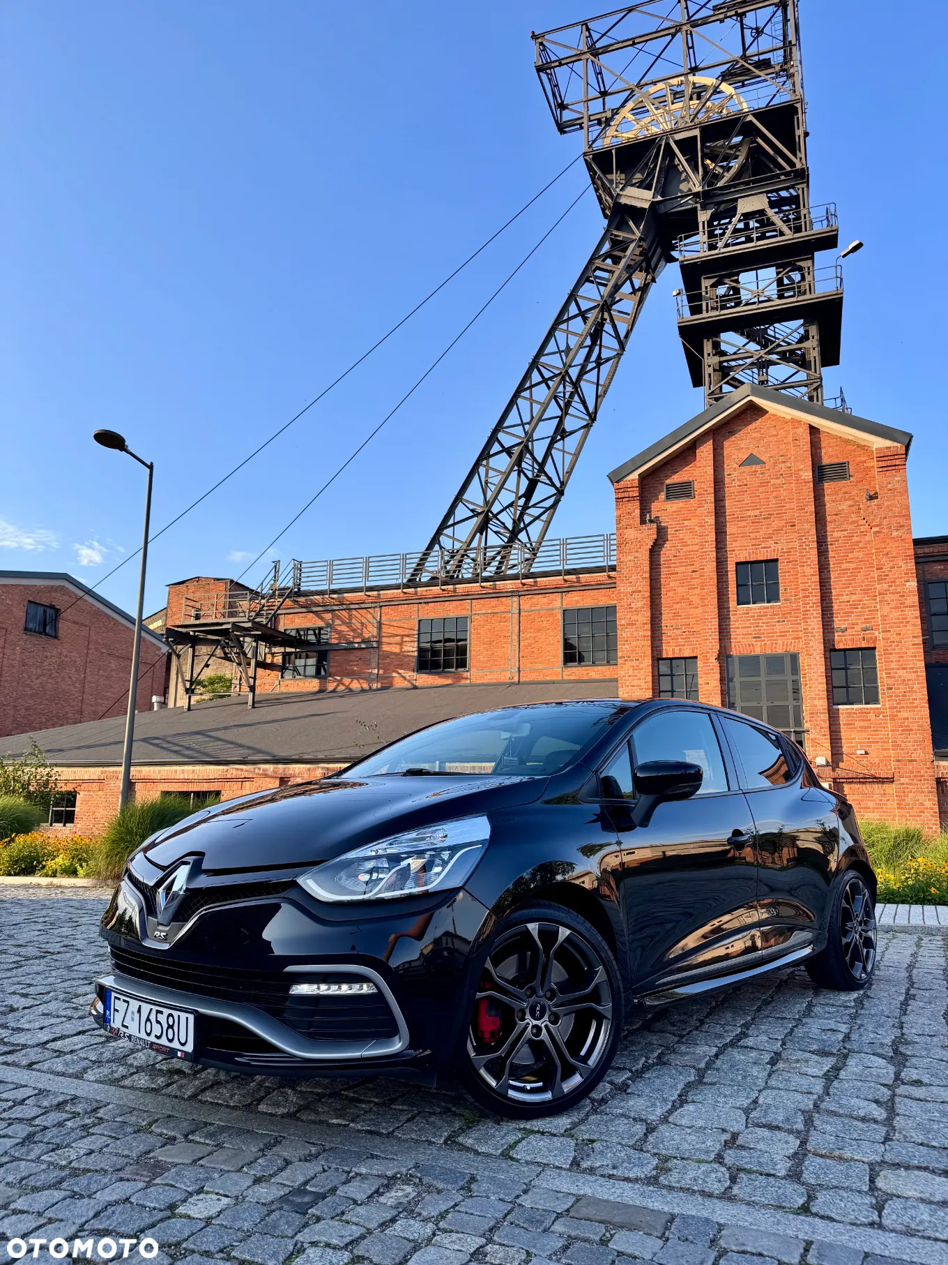 Renault Clio 1.6 R.S.Trophy 220 EDC - 4