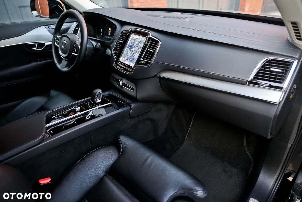 Volvo XC 90 B5 D AWD R-Design 7os - 28