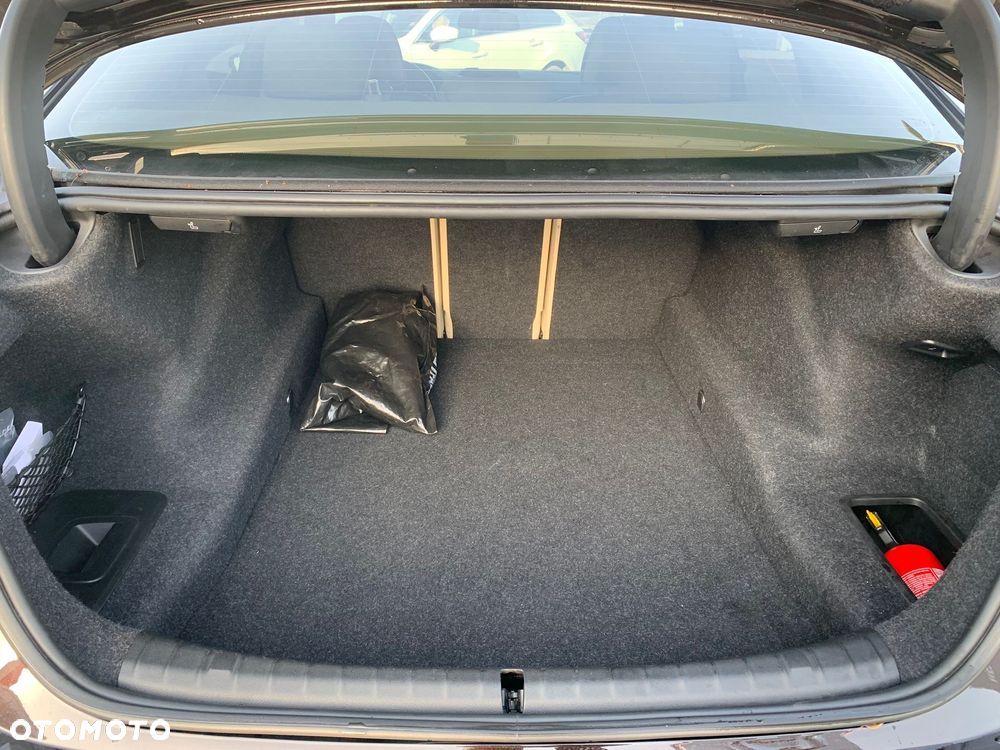 BMW Seria 5 530i GPF xDrive Luxury Line - 38