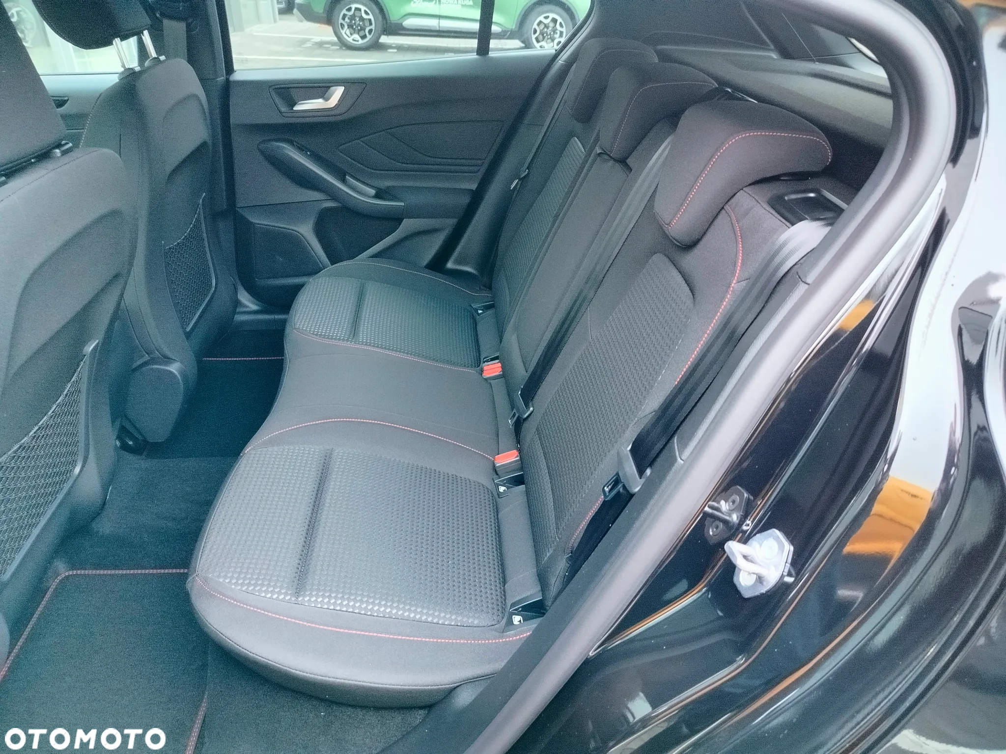 Ford Focus 1.0 EcoBoost mHEV ST-Line X - 28
