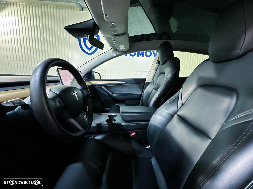 Tesla Model Y - 9