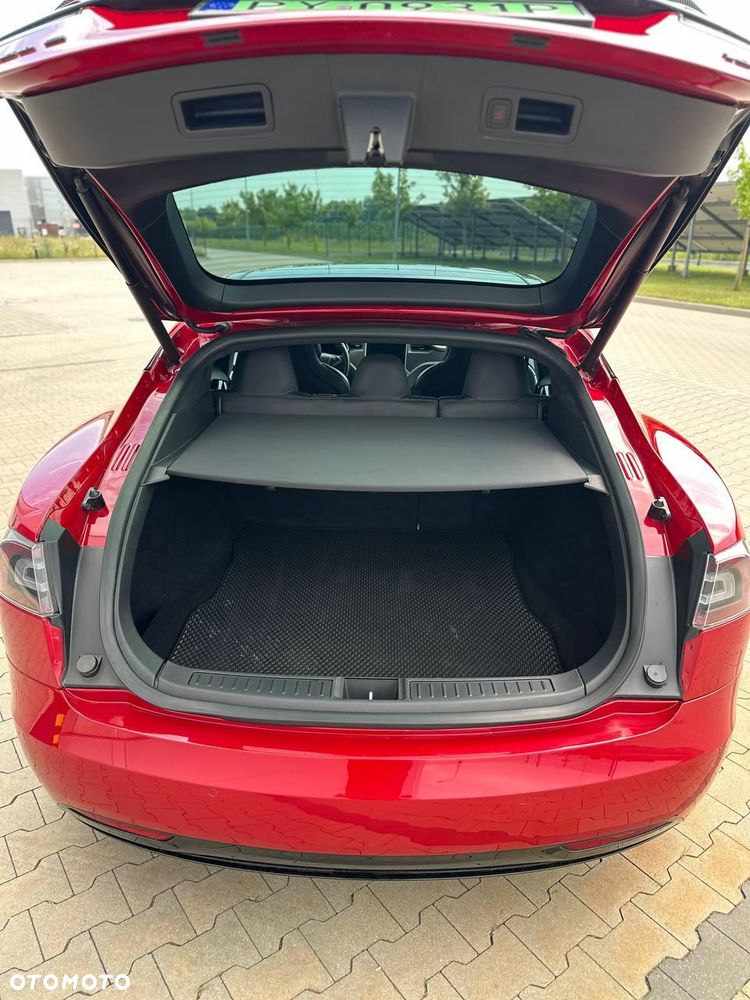 Tesla Model S - 13