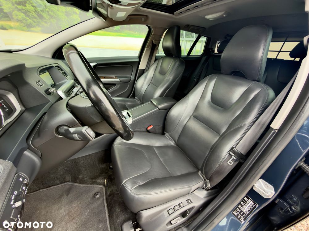 Volvo V60 D5 AWD Geartronic - 22