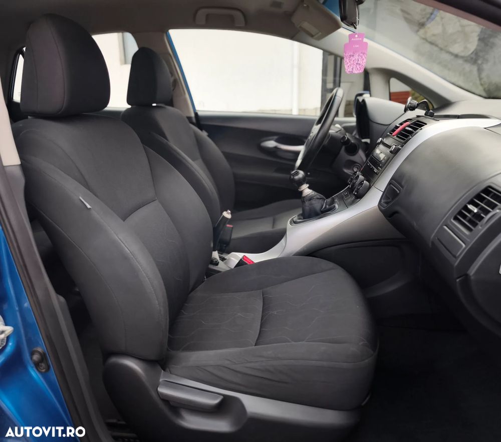 Toyota Auris 1.33 VVT-i Life - 10