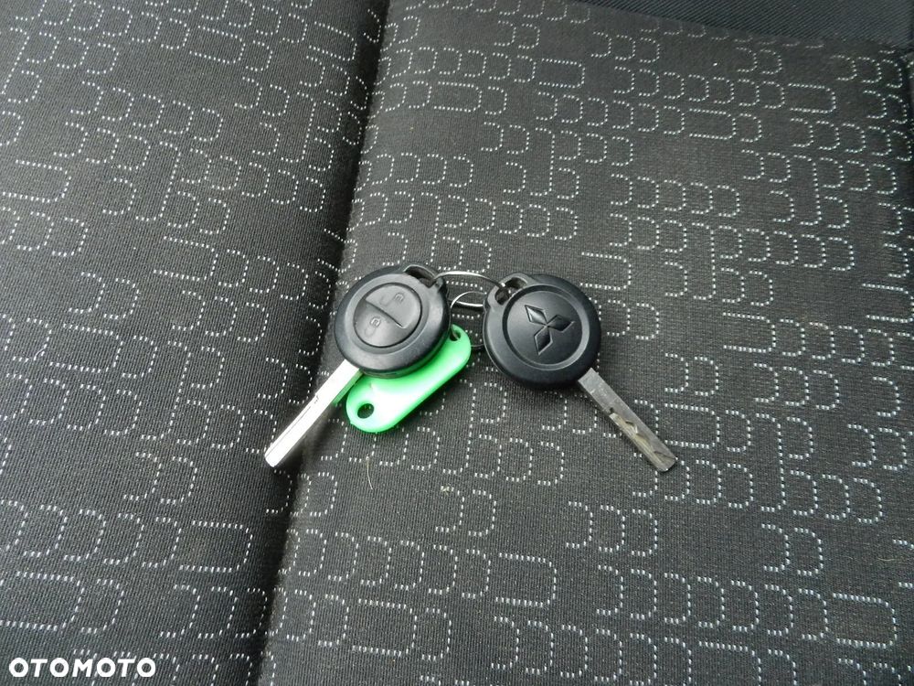 Mitsubishi Colt - 20