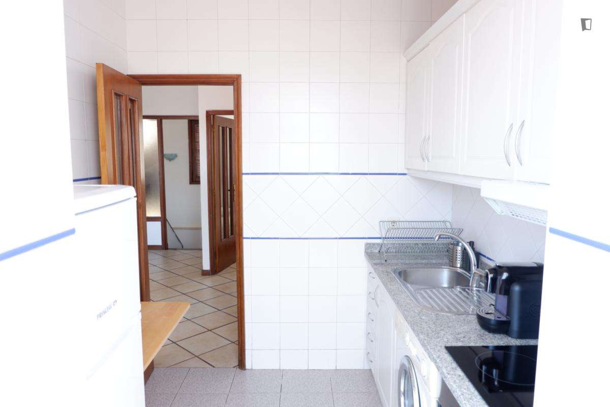 Casa com 4 quartos - localizado em Santa Marinha Porto - Grande imagem: 4/11
