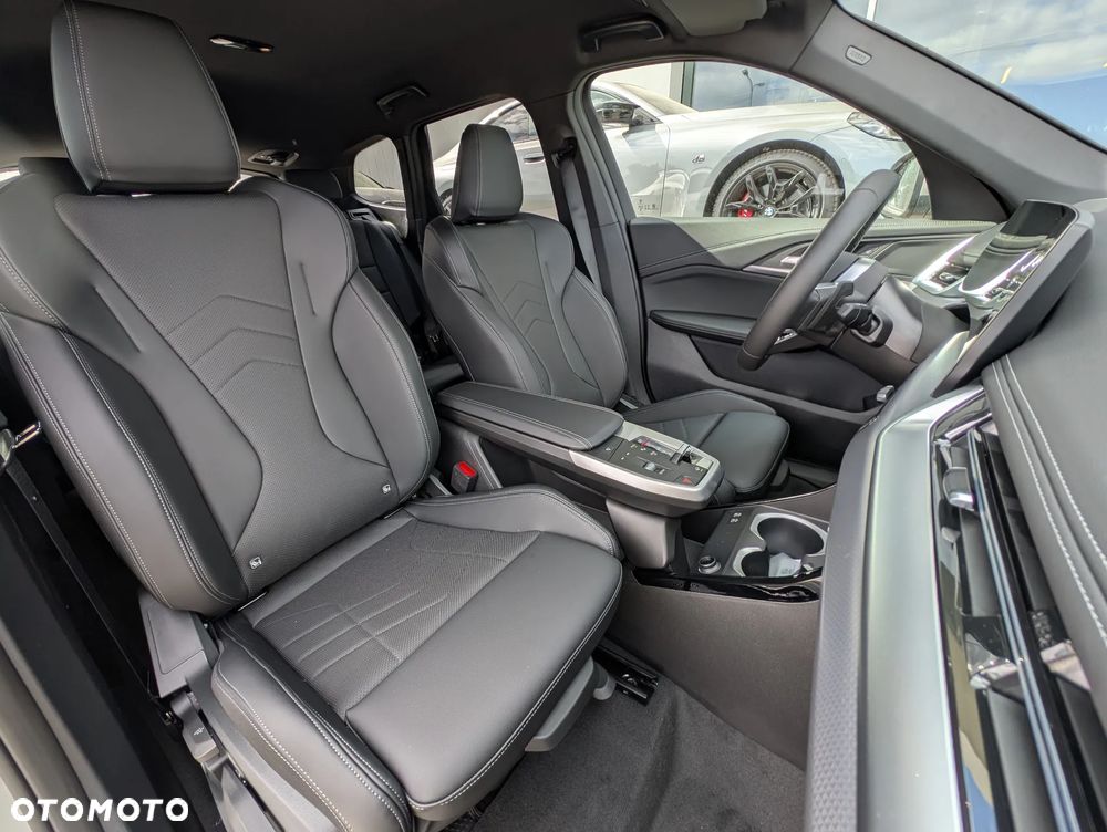 BMW X1 sDrive18i - 16