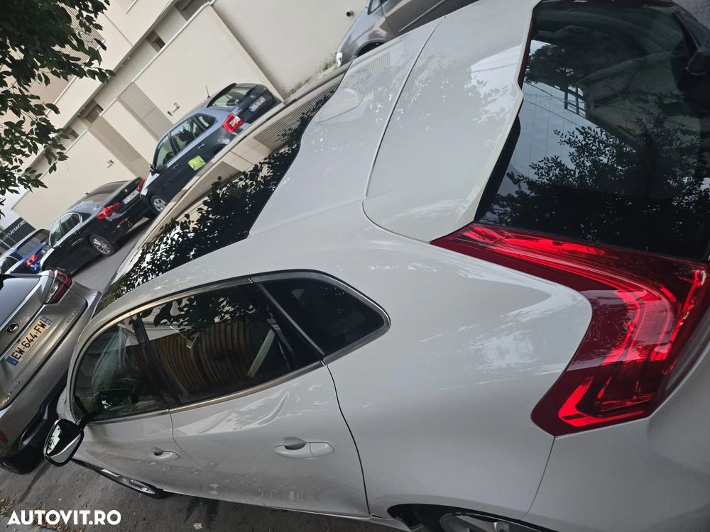 Volvo V40 D2 Aut. Momentum - 3