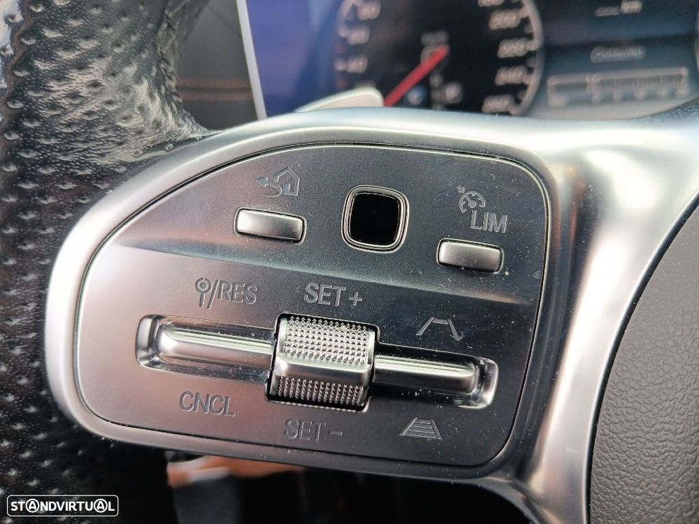 Mercedes-Benz E 220 d AMG Line - 26