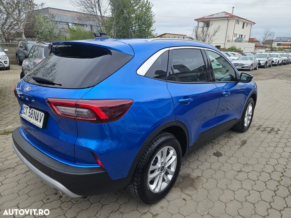 Ford Kuga 1.5 EcoBoost A8 FWD Titanium - 3