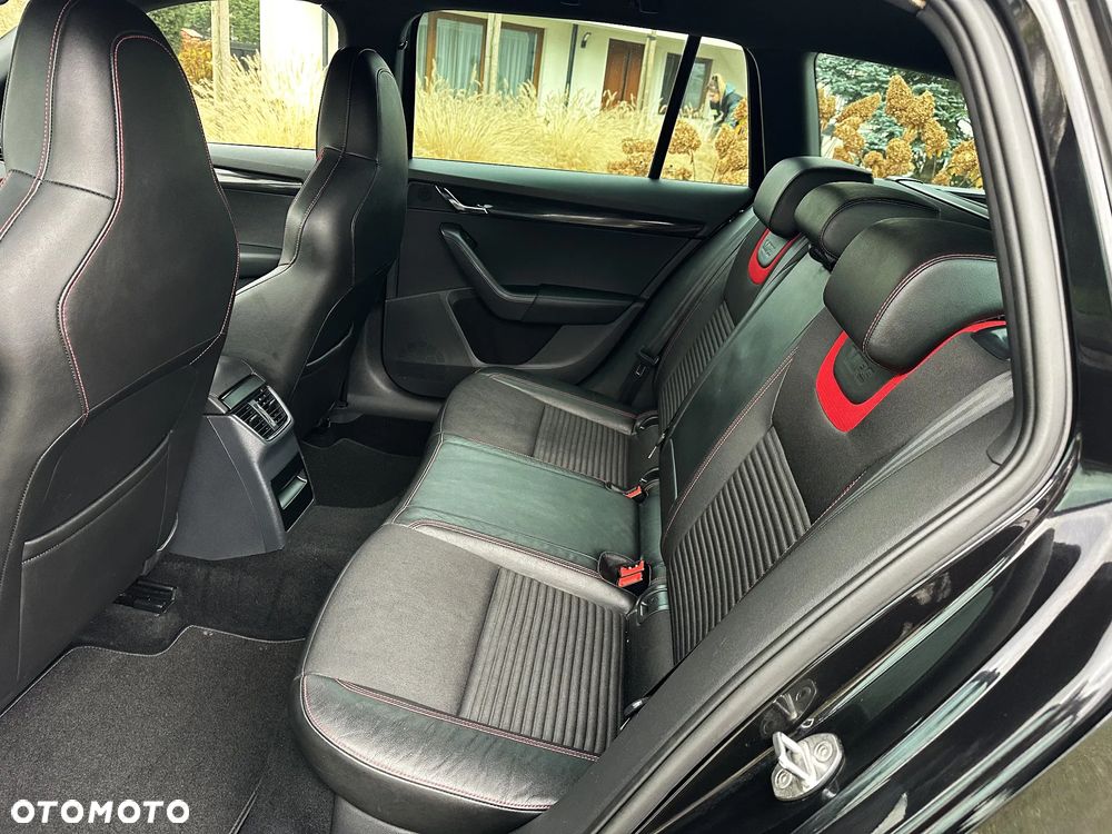 Skoda Octavia 2.0 TDI 4x4 DSG RS - 9