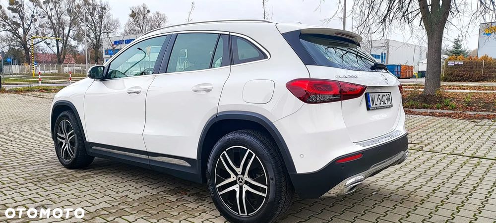 Mercedes-Benz GLA 200 Business Edition - 38
