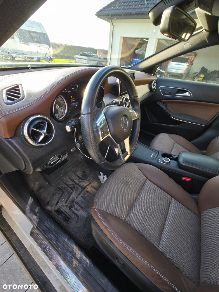 Mercedes-Benz GLA 250 4-Matic - 7