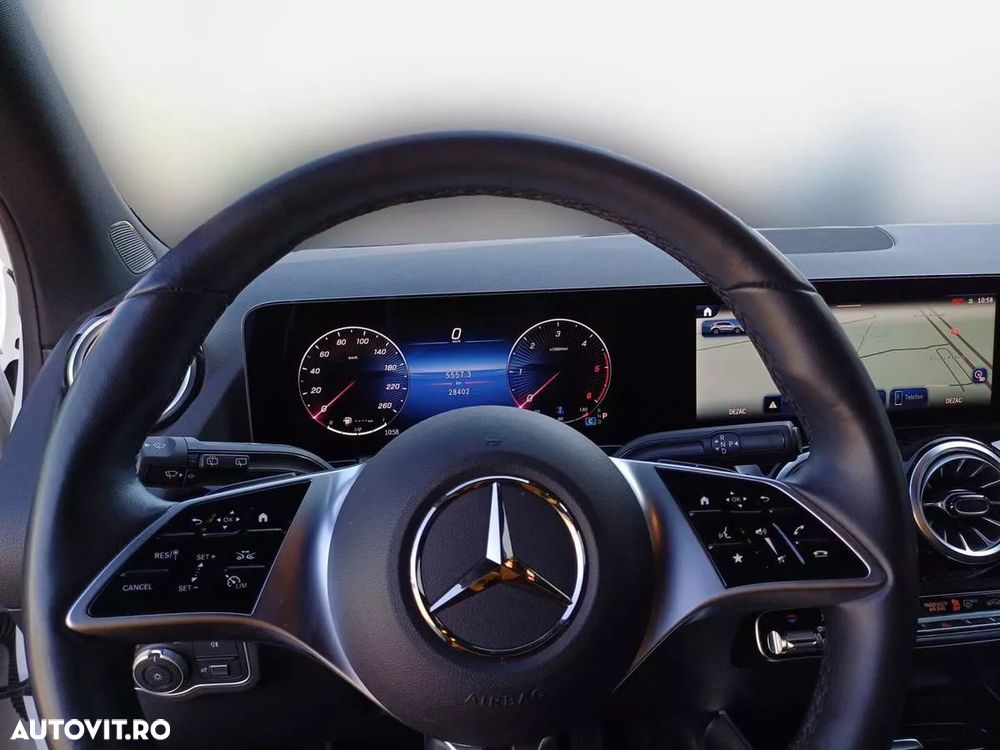 Mercedes-Benz GLA - 13