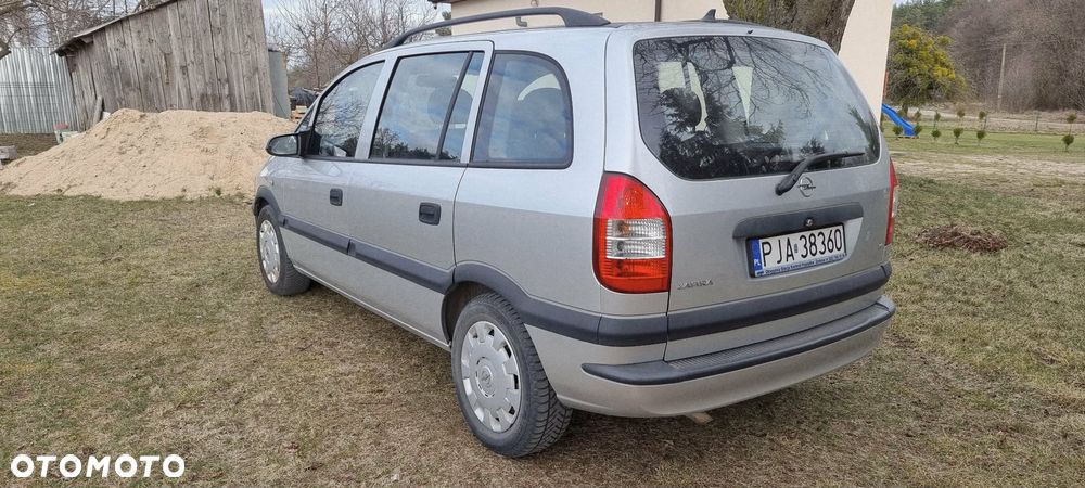 Opel Zafira 1.6 16V Comfort - 3