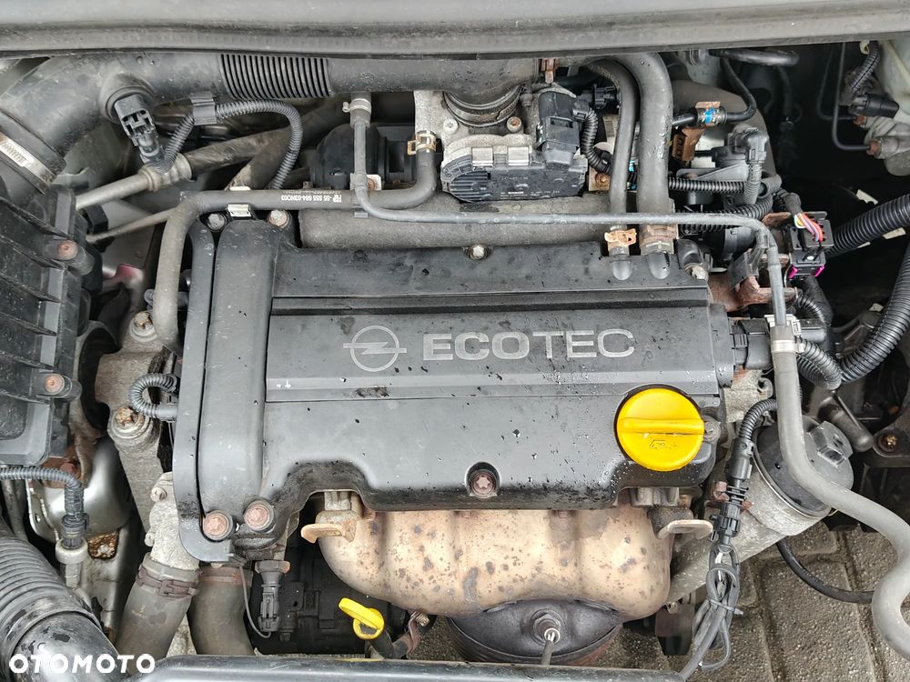 Opel Corsa 1.2 16V Cosmo - 11