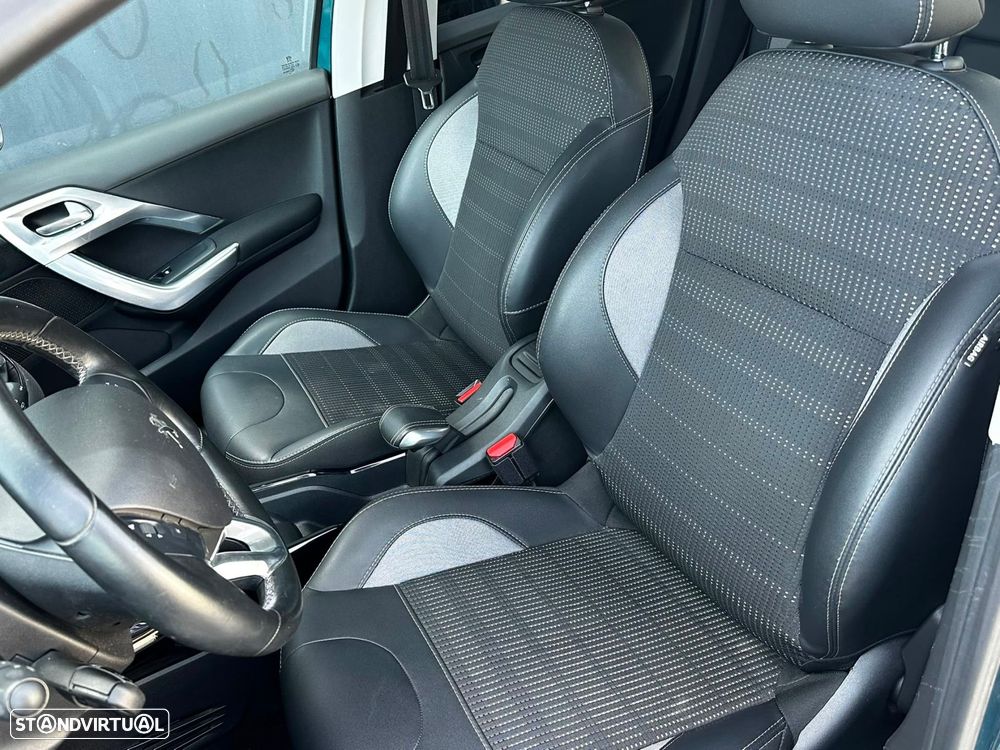 Peugeot 2008 1.2 PureTech Allure EAT6 - 9