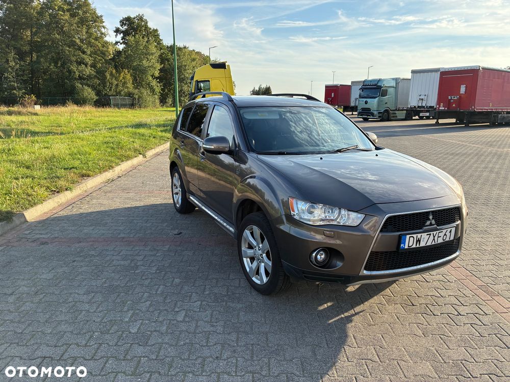 Mitsubishi Outlander - 3