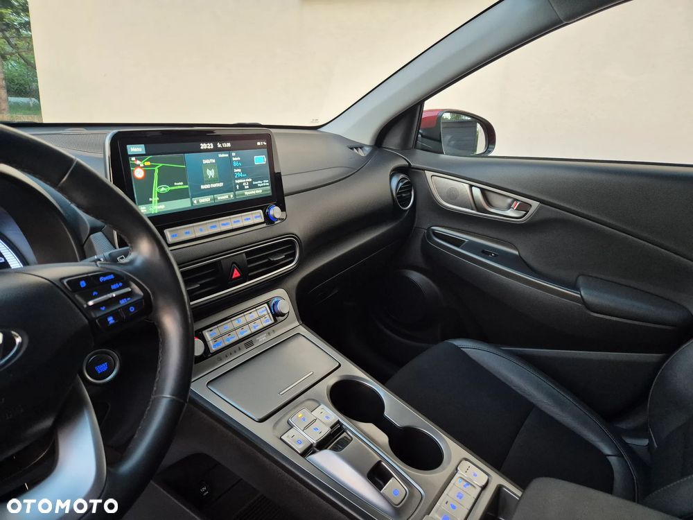 Hyundai Kona 64kWh Premium - 21
