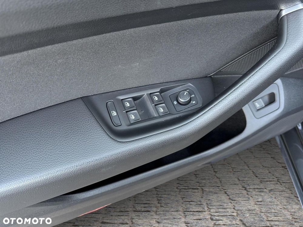 Volkswagen Passat 2.0 TDI EVO Business - 19