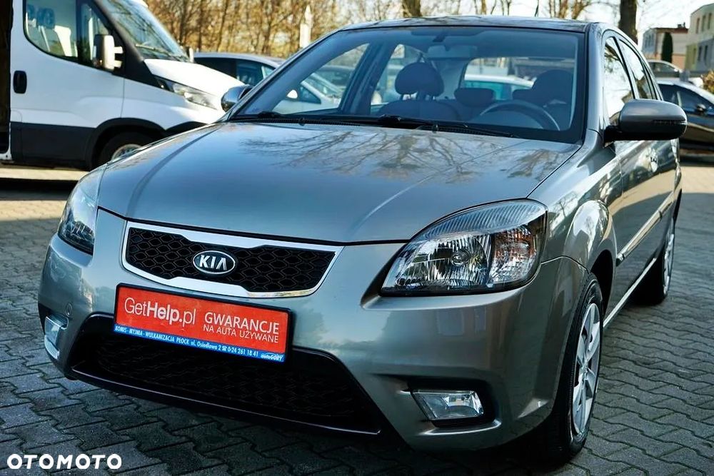 Kia Rio - 10
