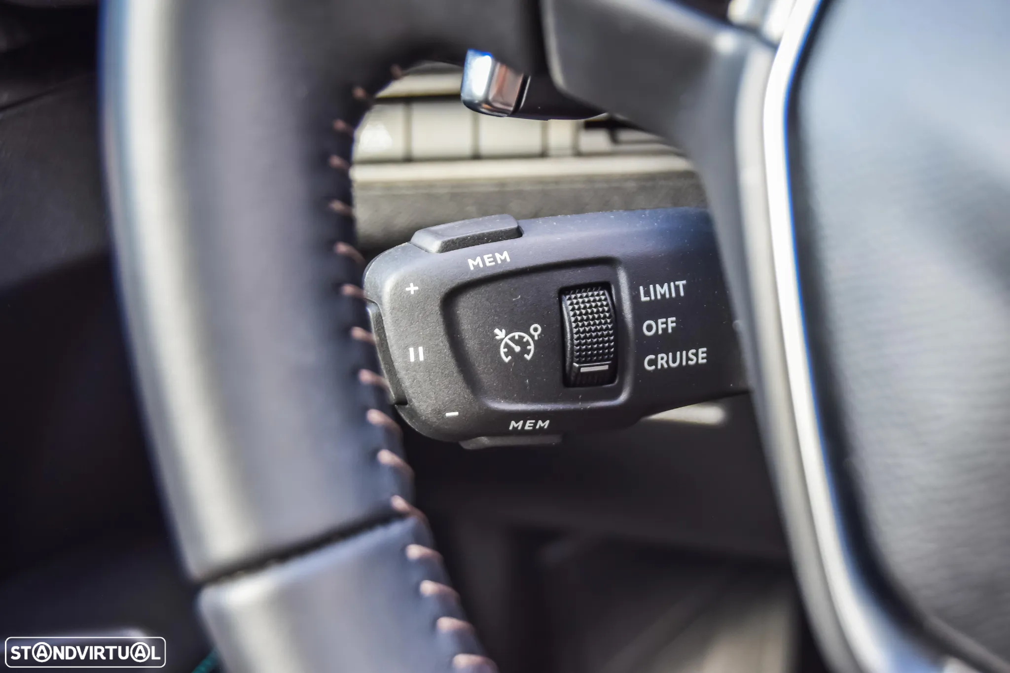 Peugeot 5008 1.5 BlueHDi Allure Pack EAT8 - 31