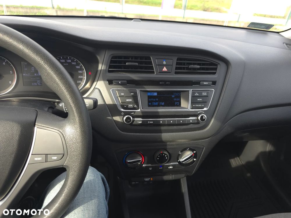 Hyundai i20 1.1 CRDi Comfort - 24