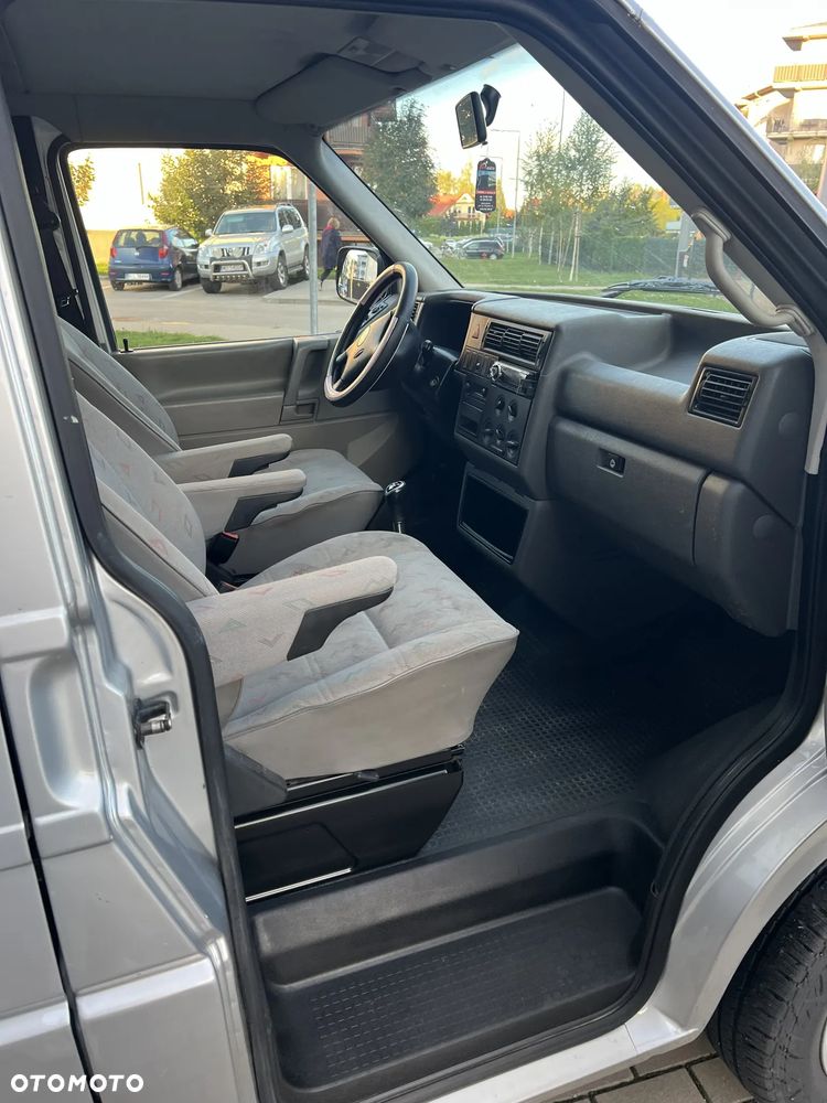 Volkswagen Transporter - 12