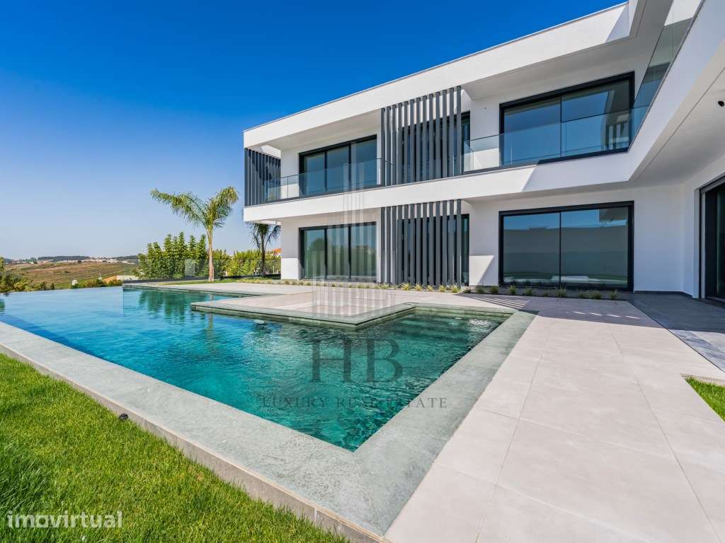 LUXURY VILLA T4+1 | INFINITY POOL | SMART HOME | QUINTA DE FEZ, TUR...