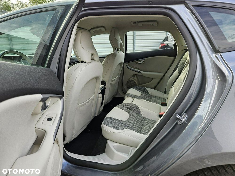Volvo V40 D2 Drive-E SCR Dynamic Edition - 27