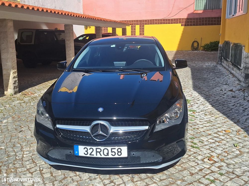 Mercedes-Benz CLA 180 d Shooting Brake - 11