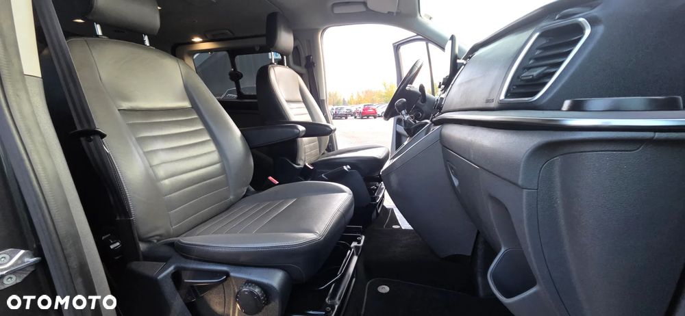 Ford Tourneo Custom - 39