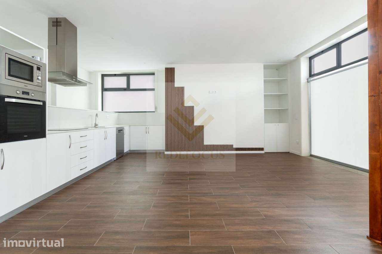 T2 duplex renovado com 122m² em Argoncilhe - Grande imagem: 3/18